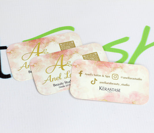 Tarjetas de Presentación Premium con Foil Medidas: 3x2 pulgadas.