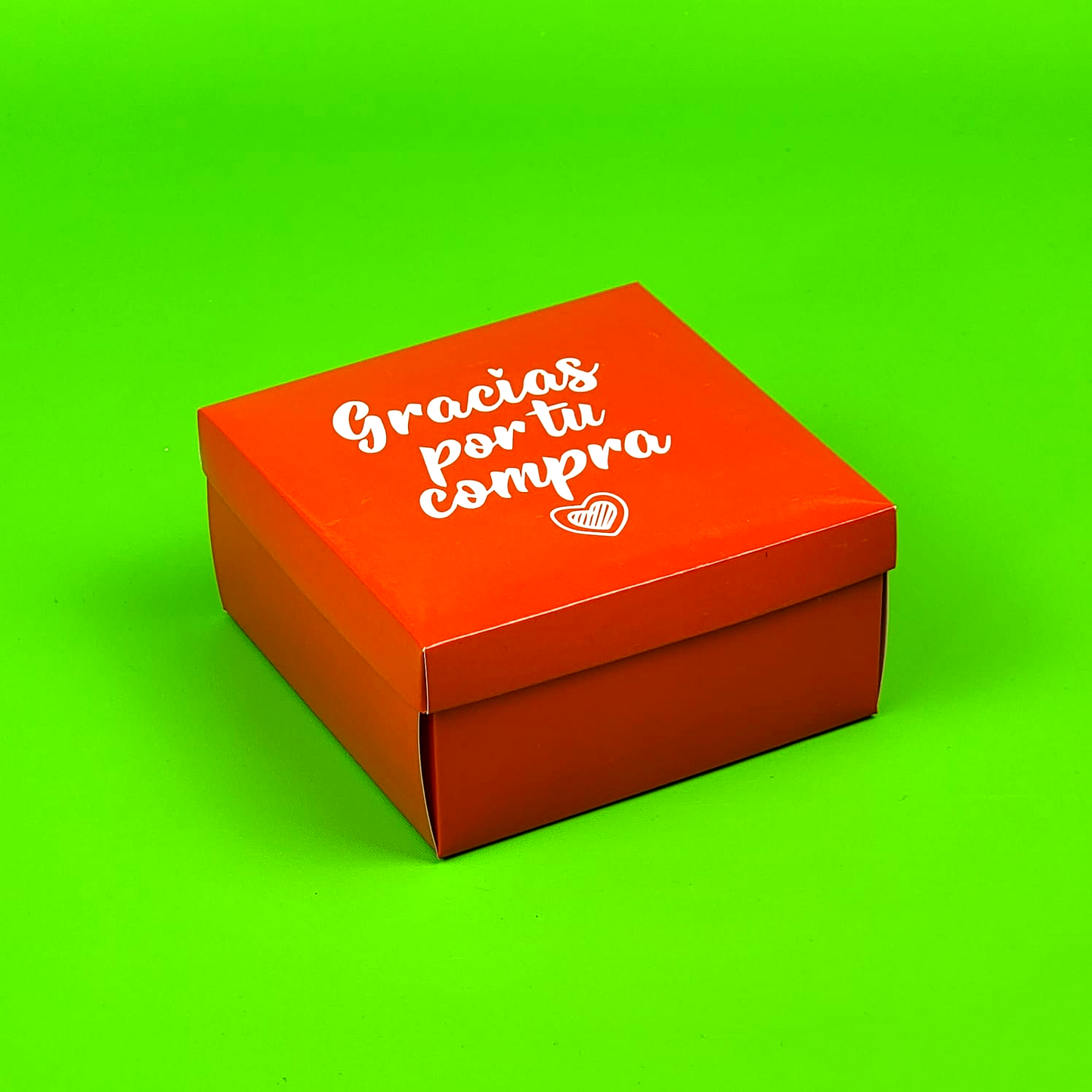 Ciento de Cajas Laminadas Full Color Cuadradas Roja Medidas:12.5×12.5×6.5 cm.