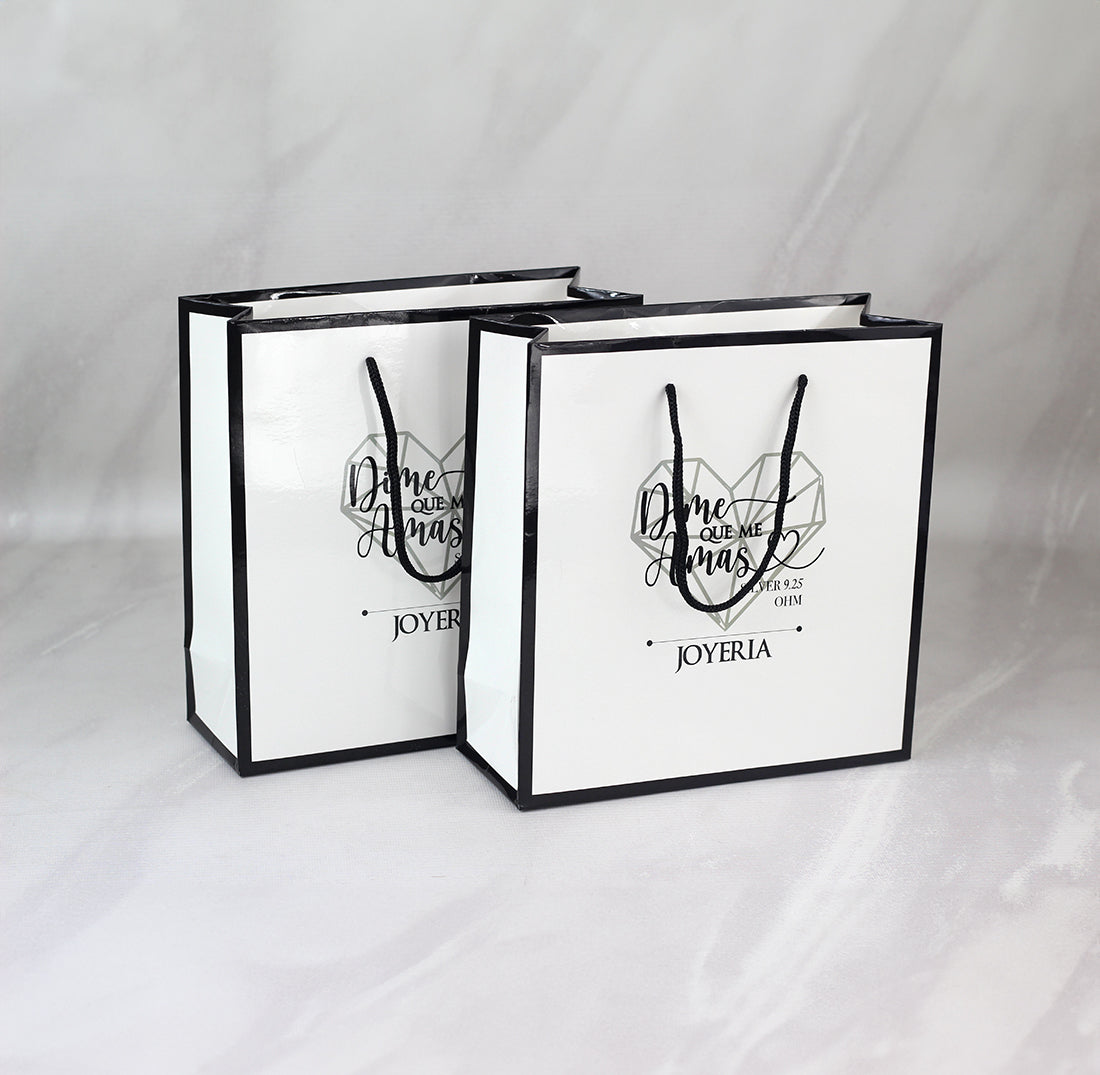 Ciento de Bolsa Impresa Tipo Boutique Cuadrada Medidas: 23x24x9 cm