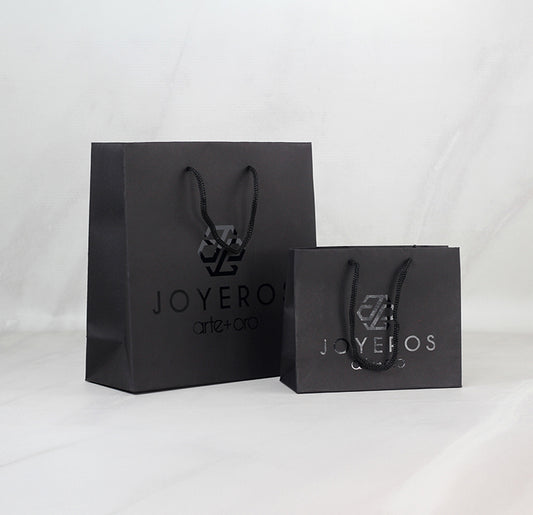 100 Bolsas Premium Cartulina Fina más Vinil de Corte. Medidas:23x24x9 cm.