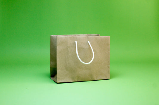 Millar de Bolsas Kraft Pequeñas. Medidas: 20x19x10 cm.