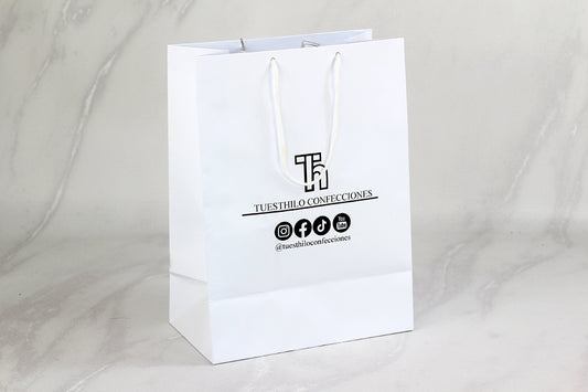Ciento Bolsa Boutique Bond Vertical MEDIDAS: 26x35.5x15 cm