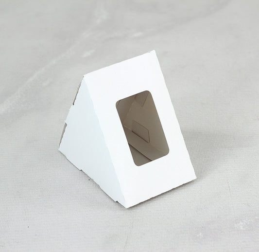 Ciento de Cajas para Reloj (No incluye almohada) Medidas: 7x11x10 cm.