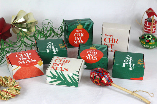 Ciento de Cajas para Bisutería Pequeñas Full Color Navideñas Medidas: 4.5x8.5x8.5 cm