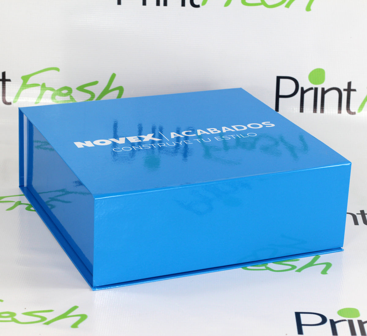 25 Cajas Rígidas de Cartón Chip Tipo Cofre con Vinil Adhesivo. Medidas: 33x33x12 cm.