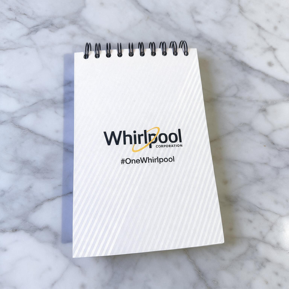 25 Cuadernos Corporativos Con Espiral y Pastas Duras. Medida: 5.5x8.5 pulgadas