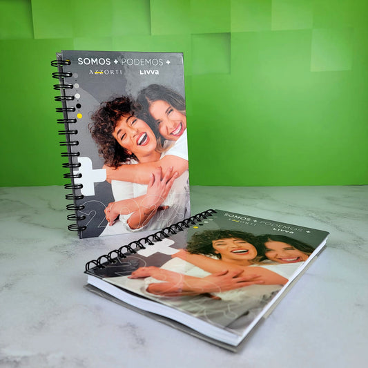 25 Cuadernos Personalizados Con Espiral y Laminado Brillante Media Carta