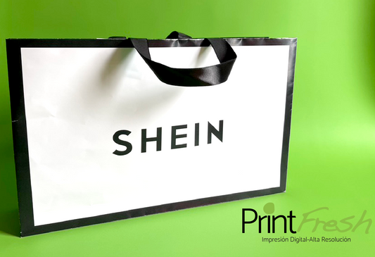 1 Ciento de Bolsas Tipo Boutique Full Color Medidas: 37x23x10cm