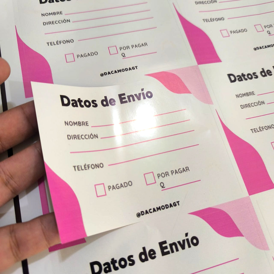Etiquetas Adhesivas Personalizadas Medidas: 2x4 pulgadas.