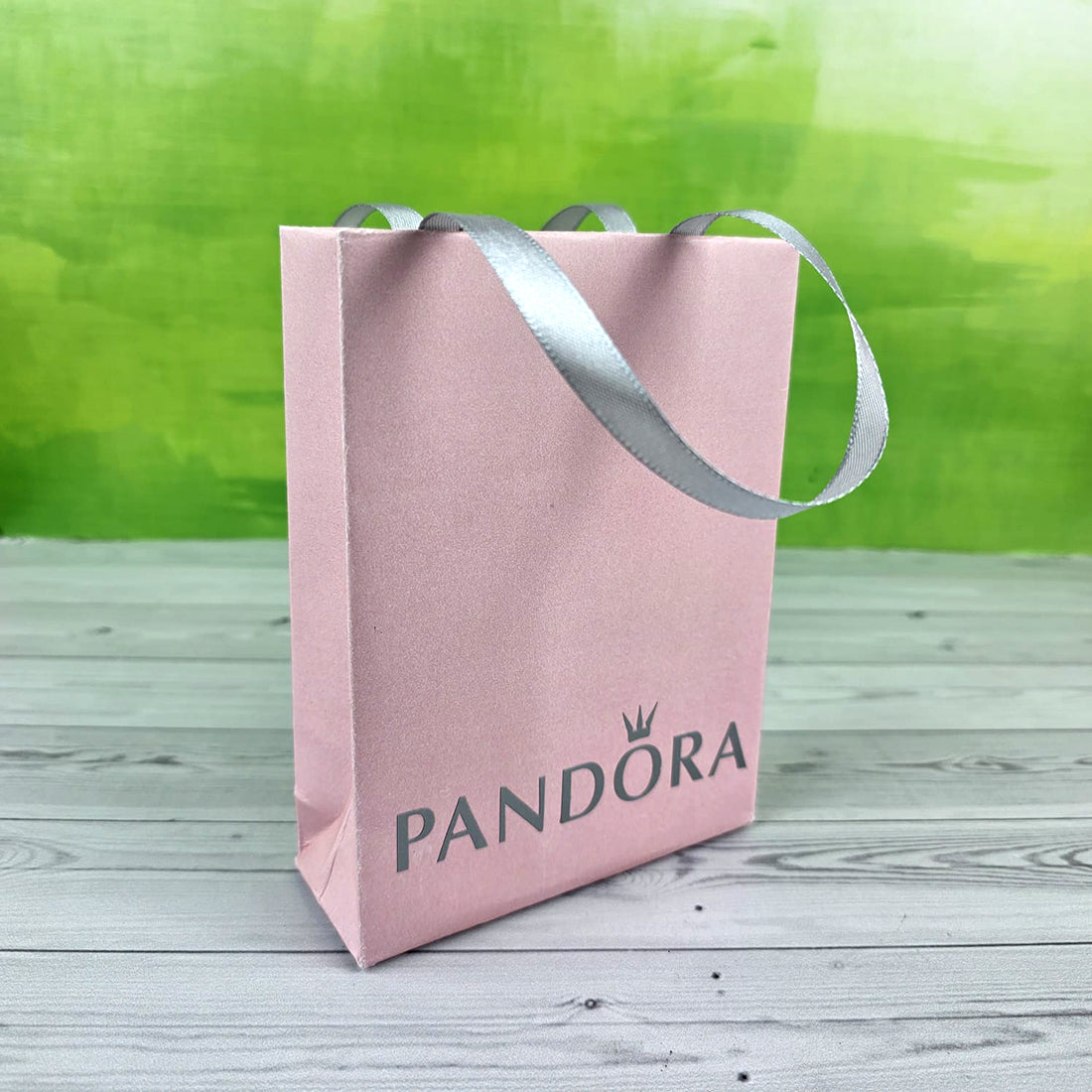 Ciento de Bolsas Boutique con Vinil Adhesivo Medidas 23x35x8cm.
