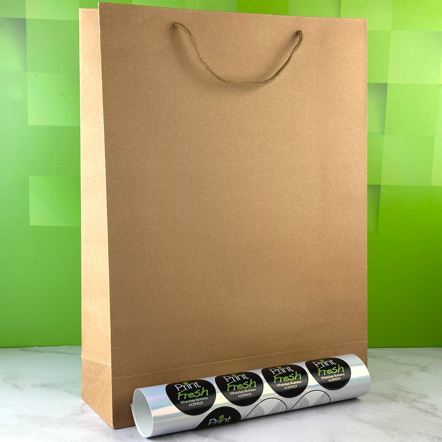 Ciento de Bolsas Kraft Premium Extra Grande con 100 Stickers de 5 pulgadas Medidas: 38x50X12cm