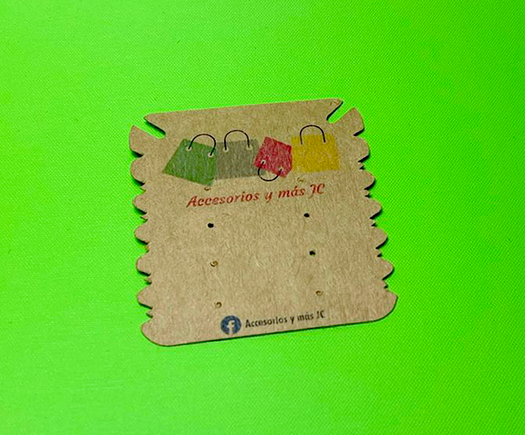 Ciento de Cartoncitos Para Joyería. Medidas 2x3.5 pulgadas.