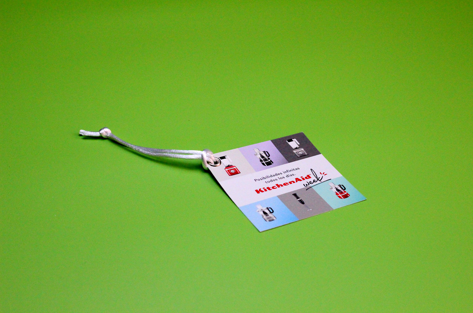 Ciento de Etiquetas Tiro y Retiro con Lazo Satinado y Ojete - Imagen 3