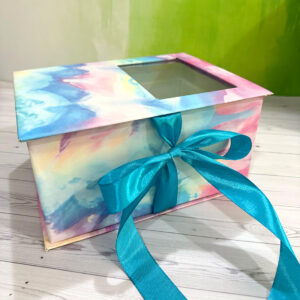 12 Cajas Premium con Laminado Mate o Brillante, con Ventana de Acetato y Listón Medidas: 20x10x16 cm